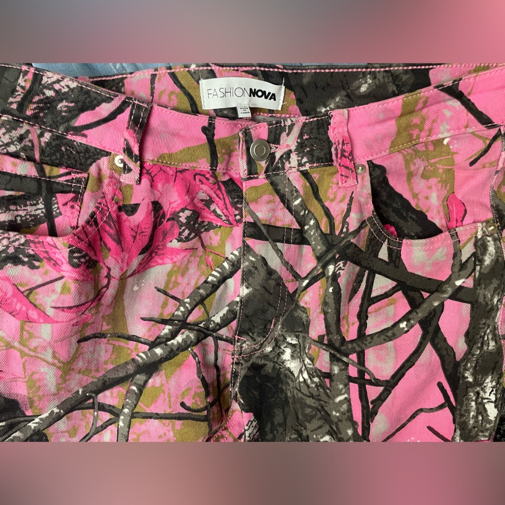 Fashion Nova Vibrant Pink and Black Flare Jeans Tall Girl Friendly Camo - Picture 6 of 7